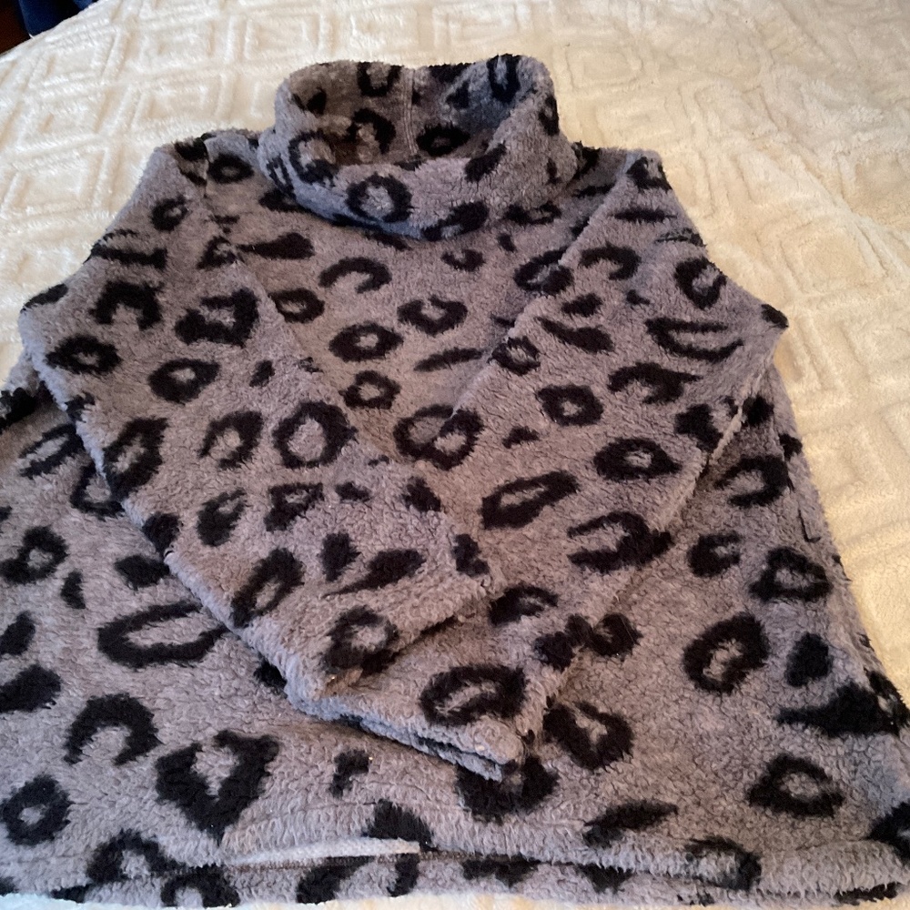 Style & Co. Large black and grey leopard print turtleneck